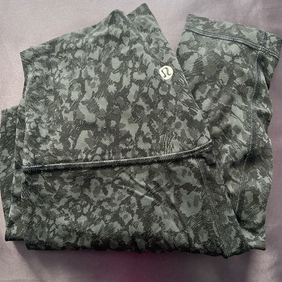 Lululemon align leggings black jaguar print 25” - Picture 1 of 3